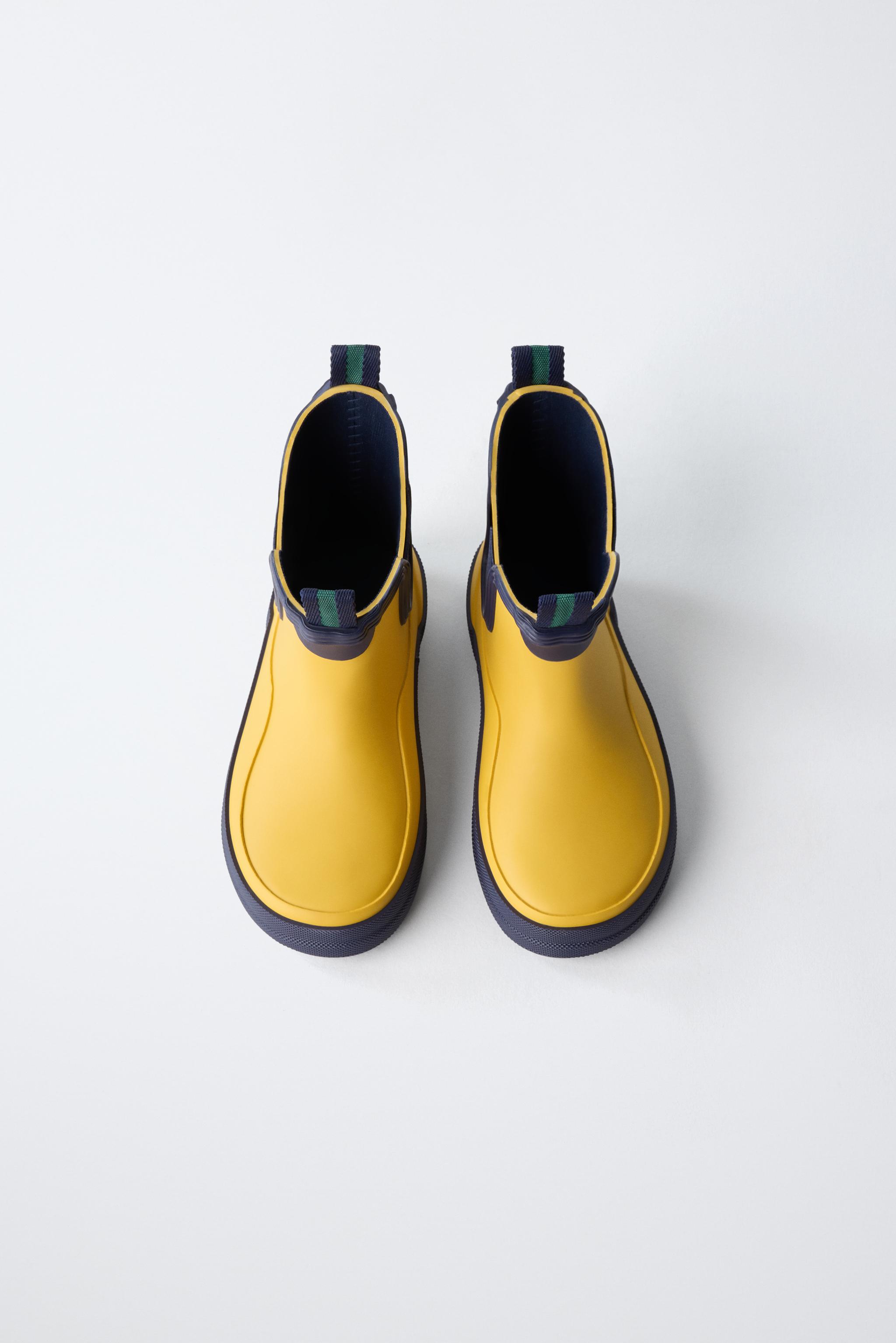 CHELSEA RAIN BOOTS